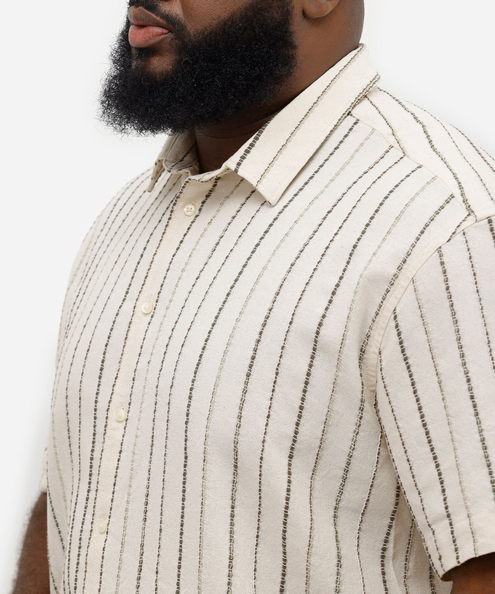 camisa comfort masculina de algodão listrada plus size bege