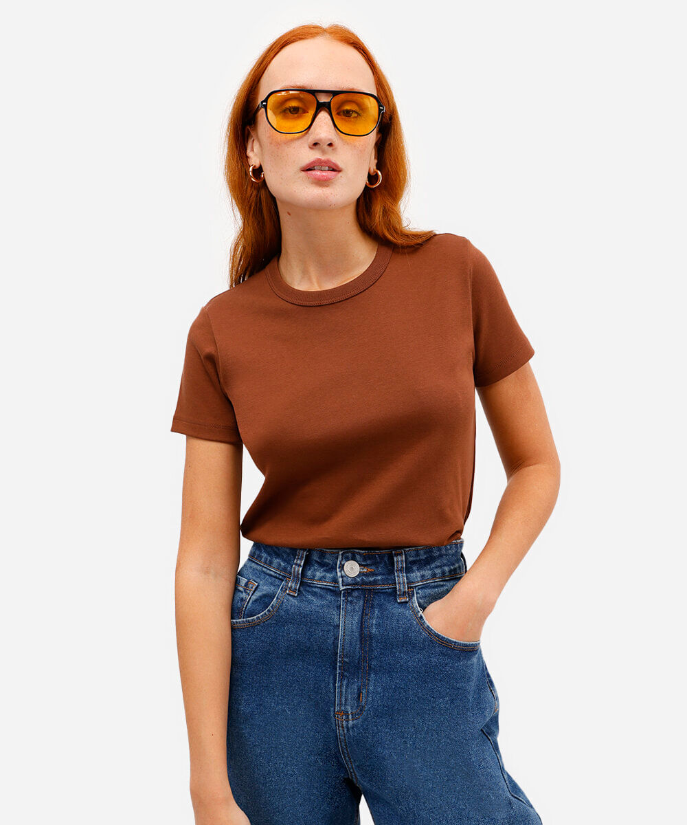 camiseta feminina de algodão peruano marrom