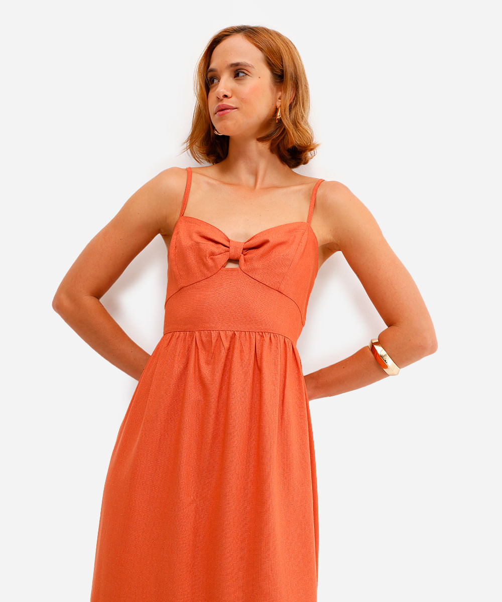 vestido midi feminino com linho e recorte laranja