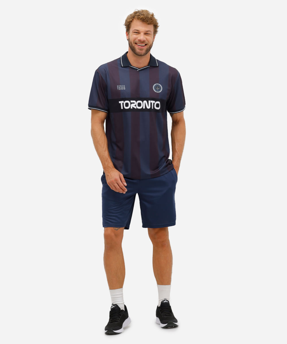 camiseta masculina esportiva com gola azul