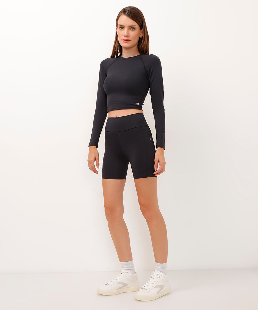 bermuda esportiva cós largo com bolso lateral preta