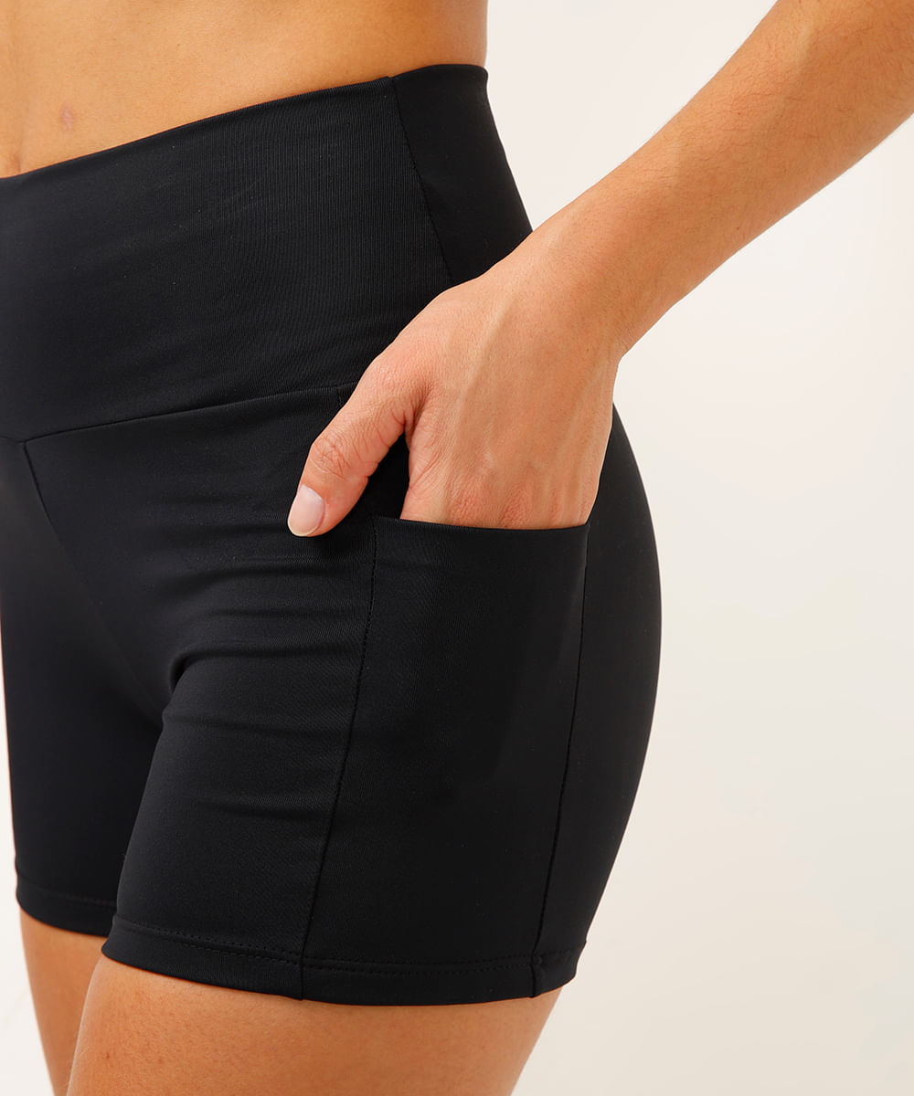 bermuda curta com bolsos esportiva ace preta