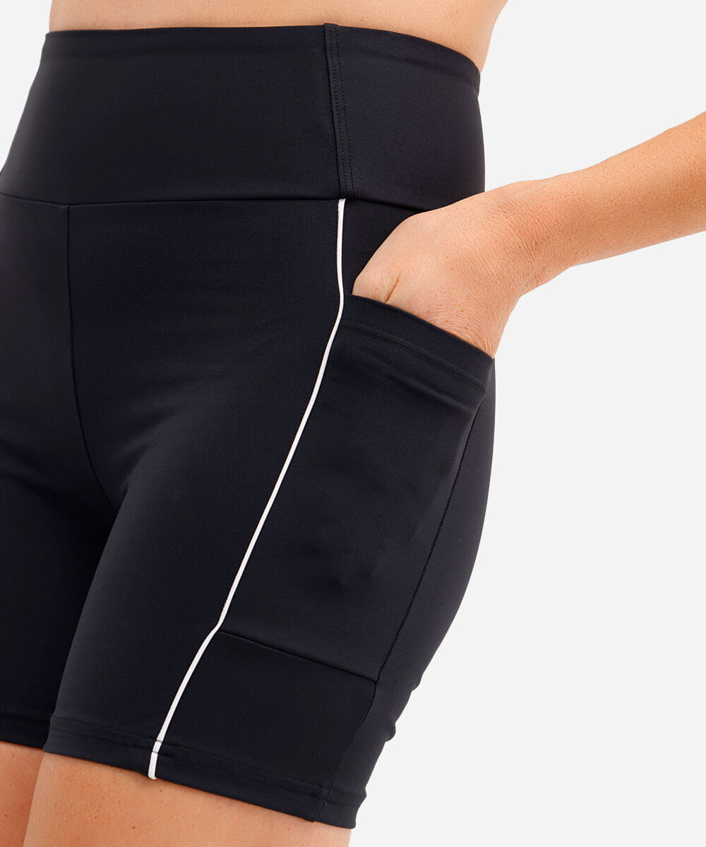 bermuda feminina esportiva ace com nervura preta