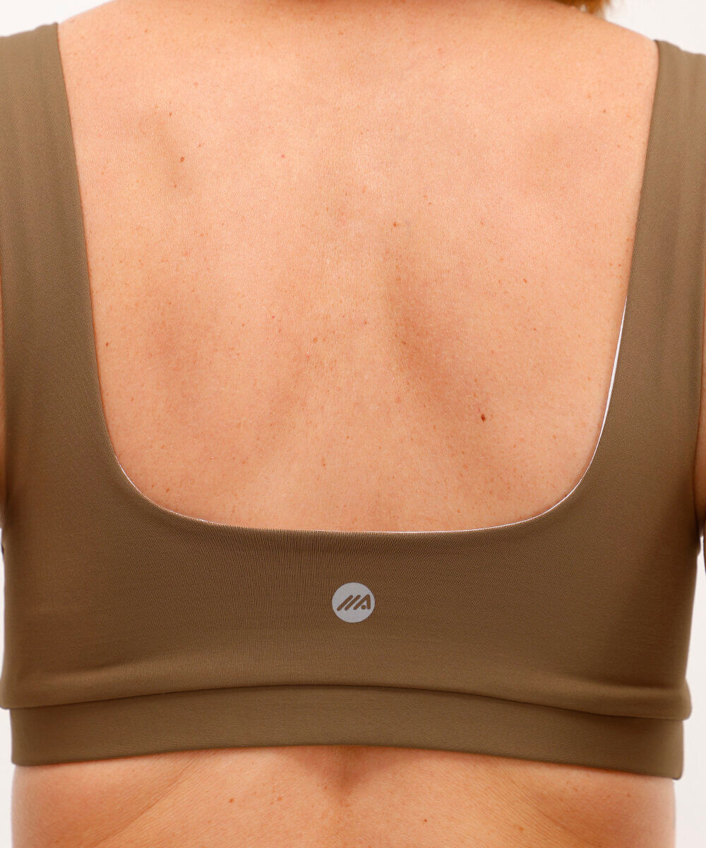 top feminino esportivo ace decote quadrado marrom