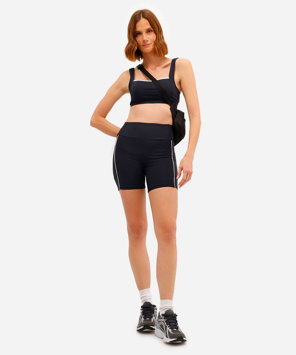 top feminino esportivo decote quadrado preto