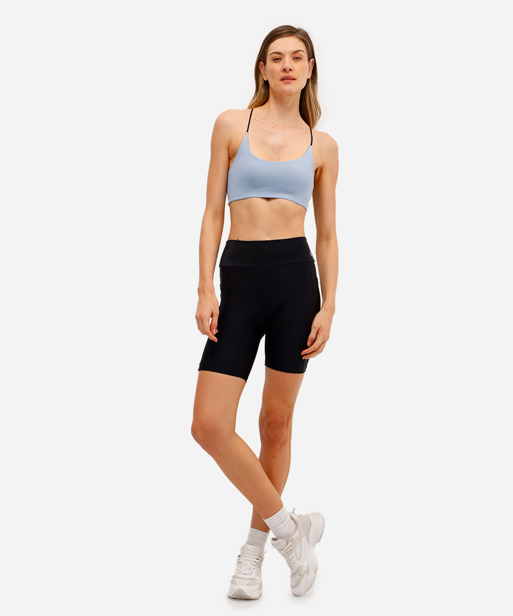 bermuda feminina esportiva com bolsos preta