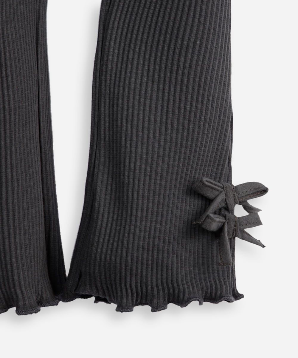 calça flare infantil canelada com laços cinza