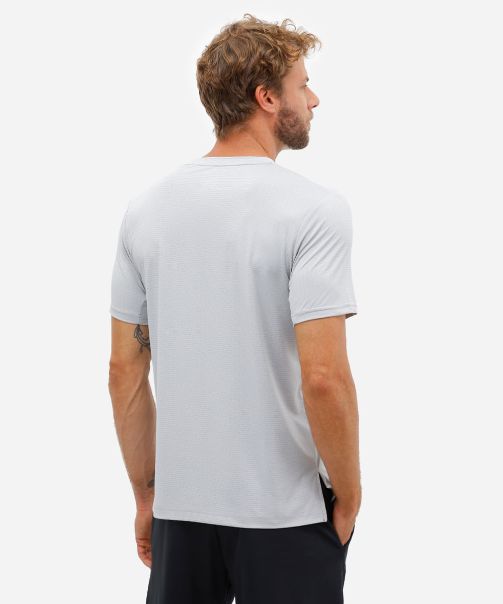 camiseta masculina esportiva texturizada cinza