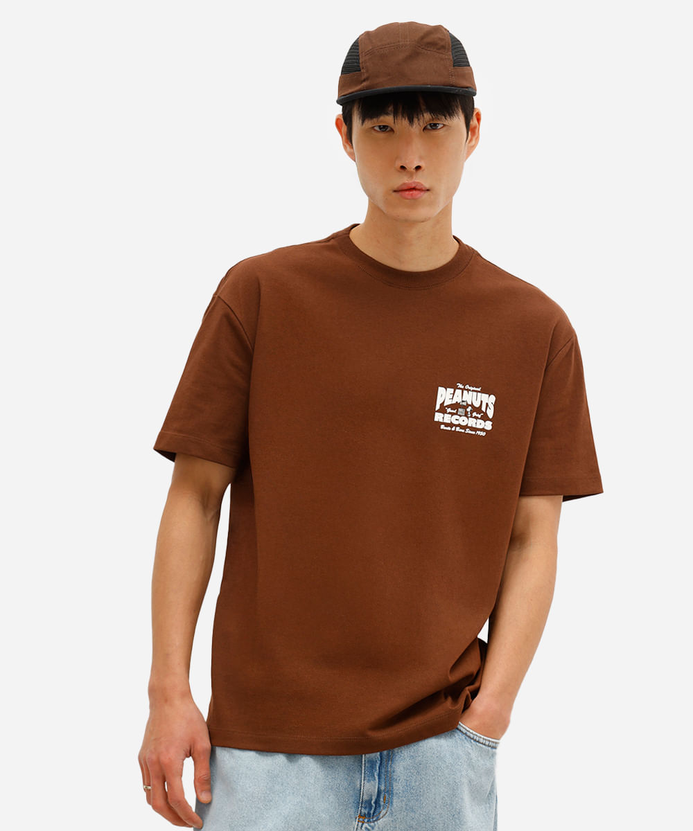 camiseta masculina de algodão snoopy marrom
