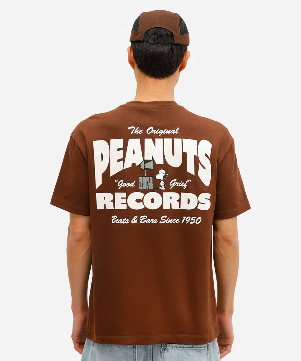 camiseta masculina de algodão snoopy marrom