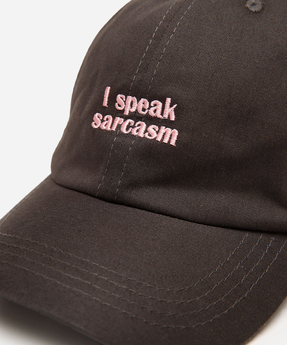 boné aba curva bordado i speak sarcasm cinza