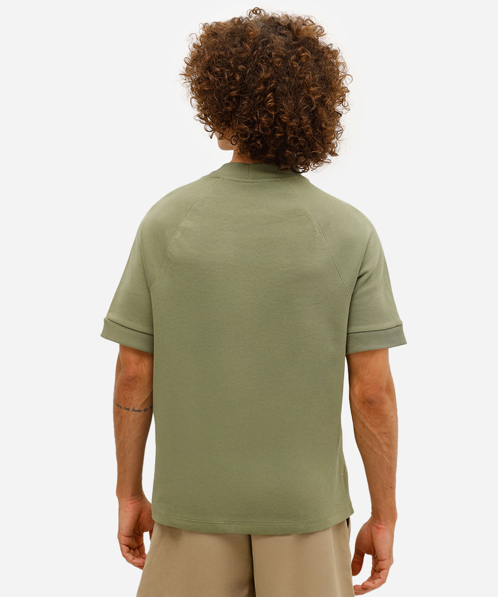 camiseta slim masculina manga curta raglan verde