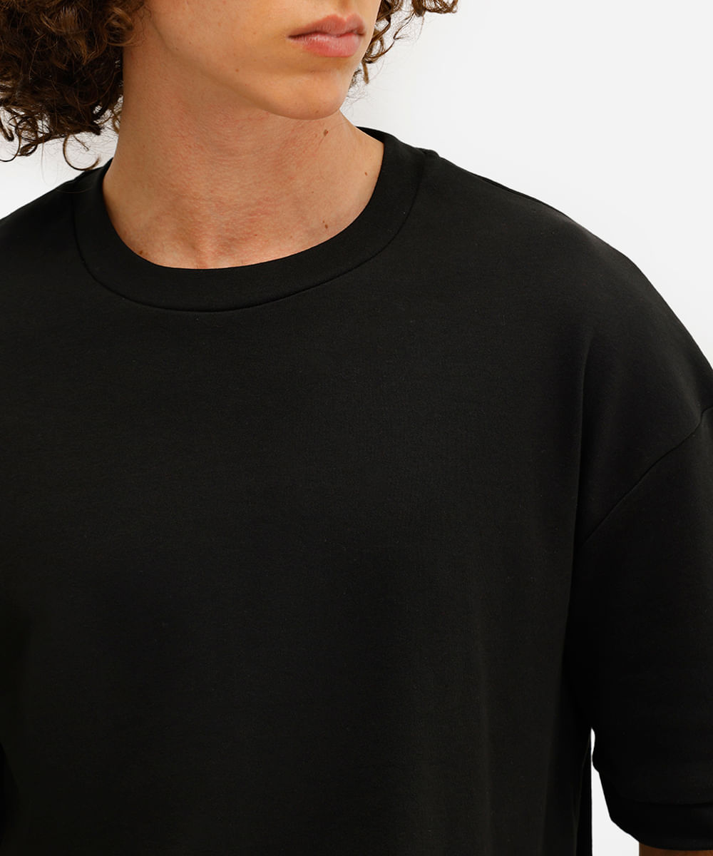 camiseta masculina oversized malha grossa preta
