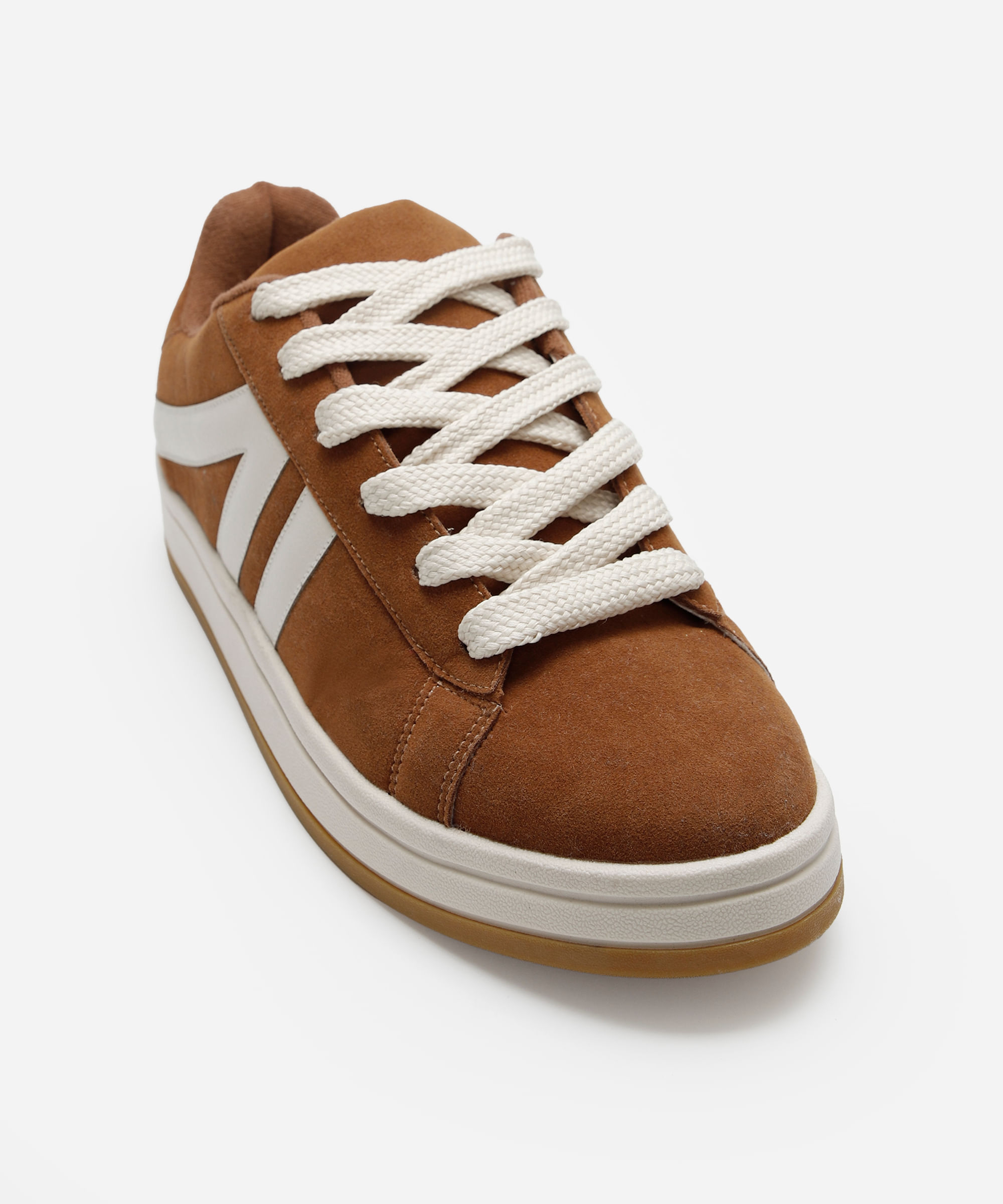 tênis casual com recortes marrom