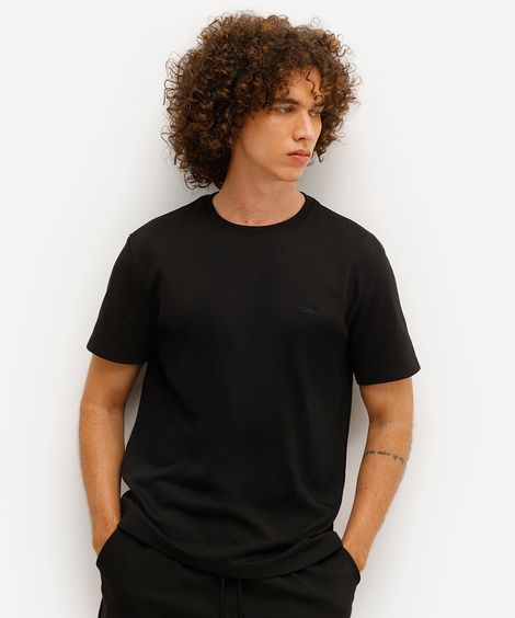 camiseta masculina manga curta com bordado preta