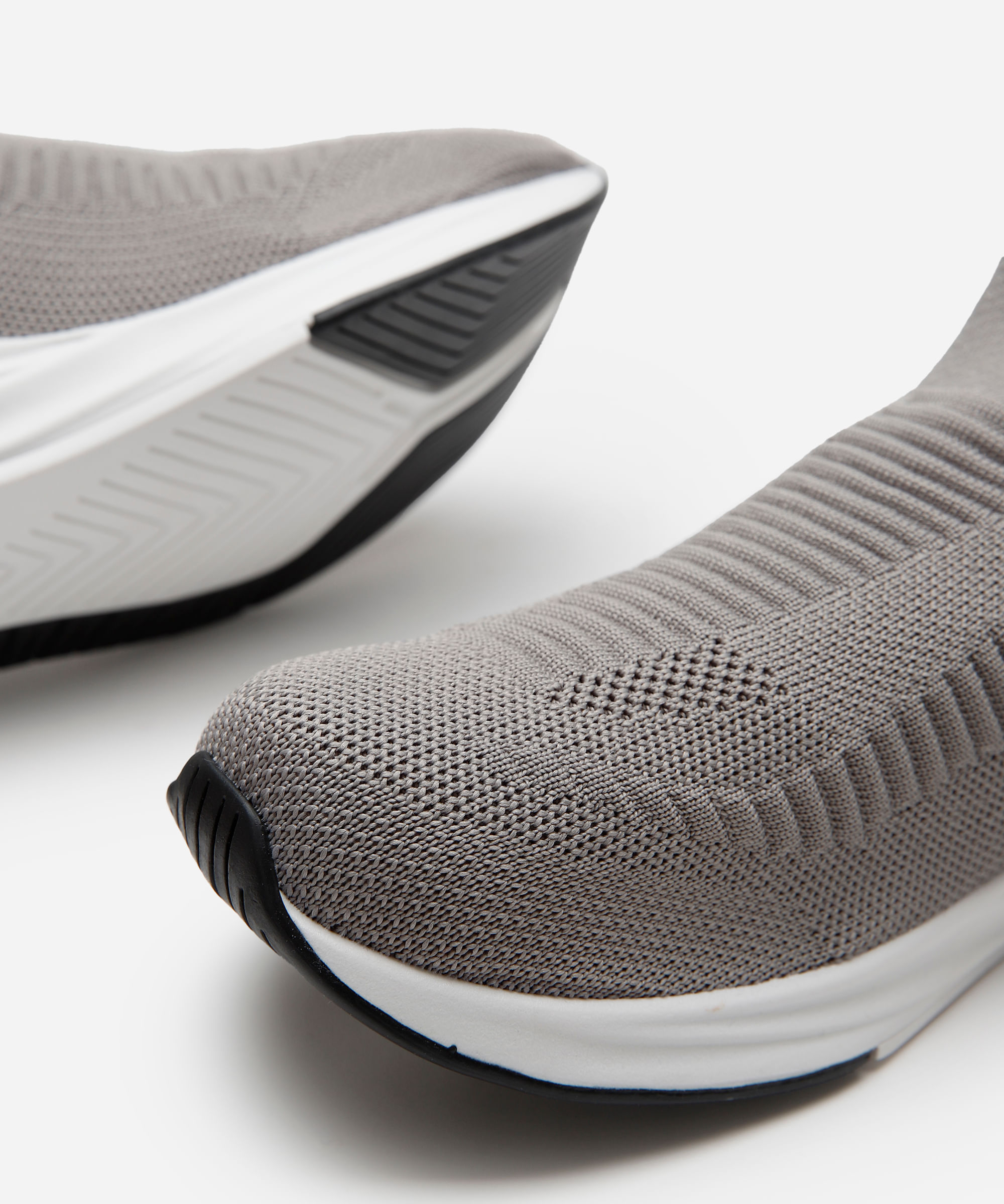 tênis knit esportivo texturizado cinza