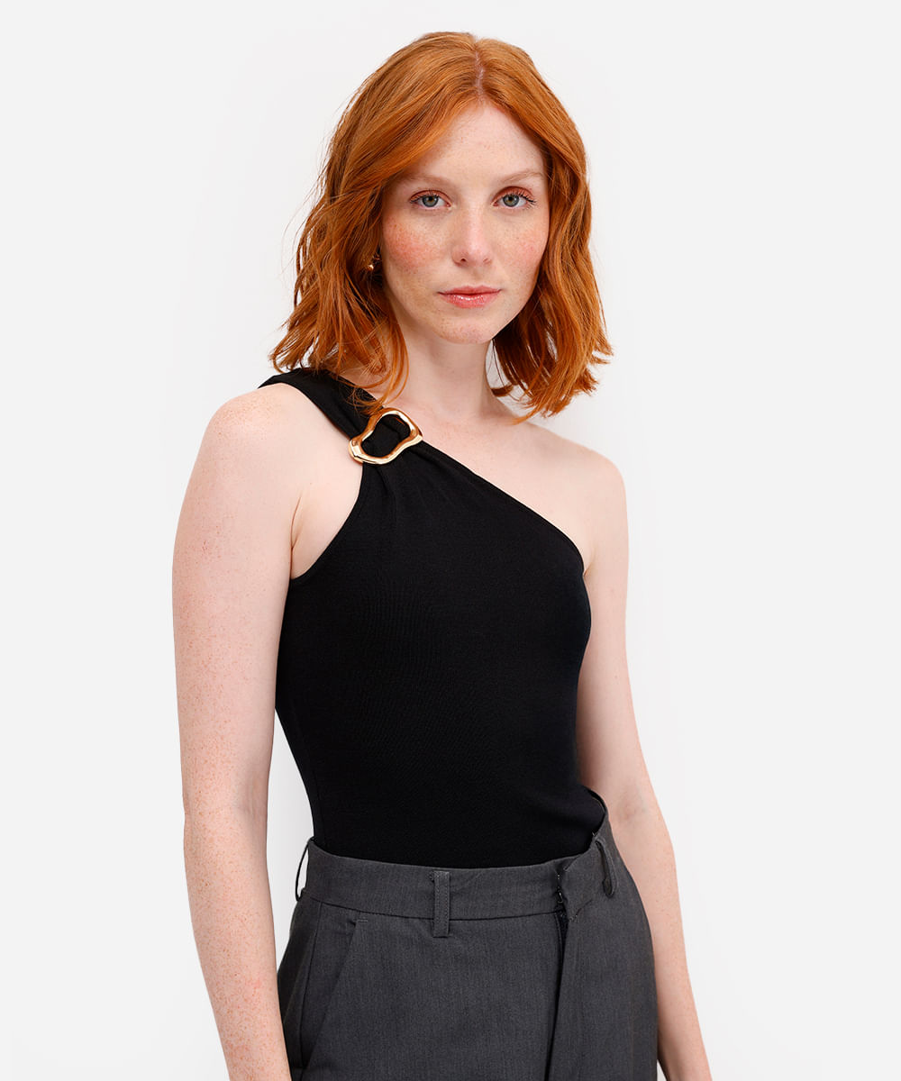 blusa ombro único feminina de tricot com fivela preta
