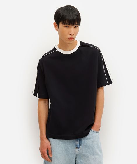 camiseta masculina de algodão com recorte e nervura preta