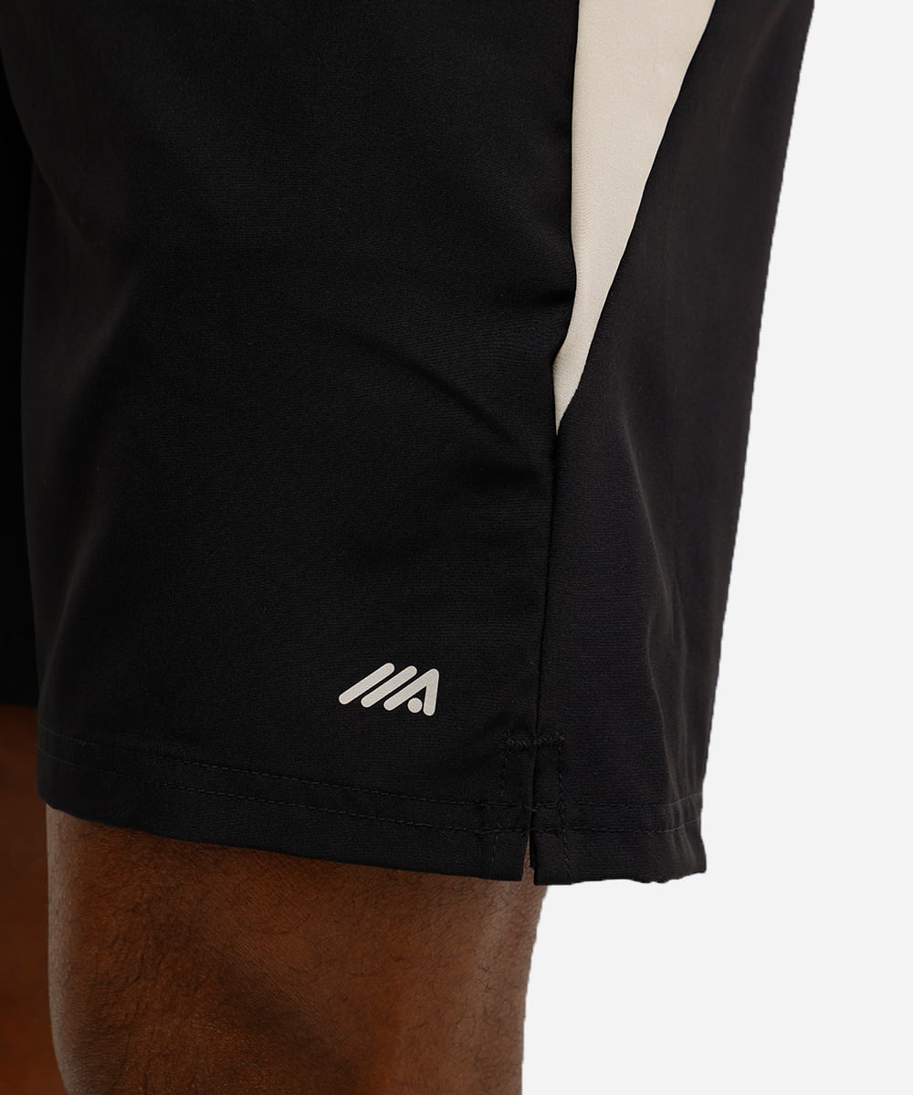 short masculino esportivo com recortes bege