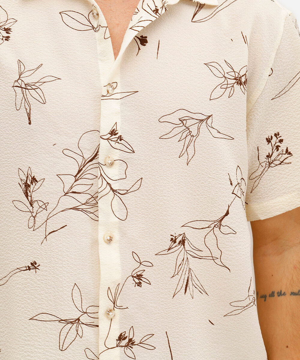 camisa masculina texturizada folhagens off white