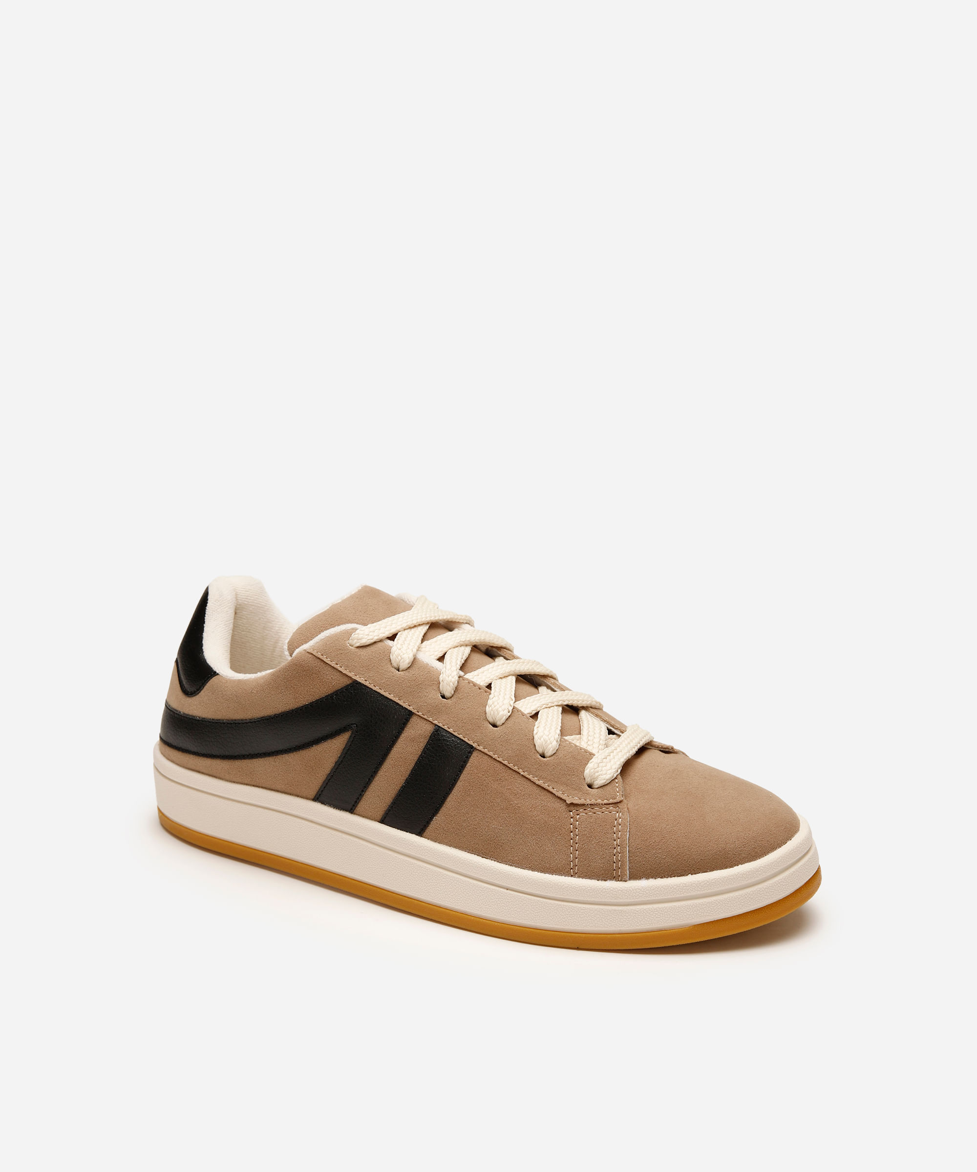 tênis casual com recortes cinza