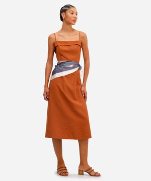 vestido midi feminino de viscose texturizado marrom