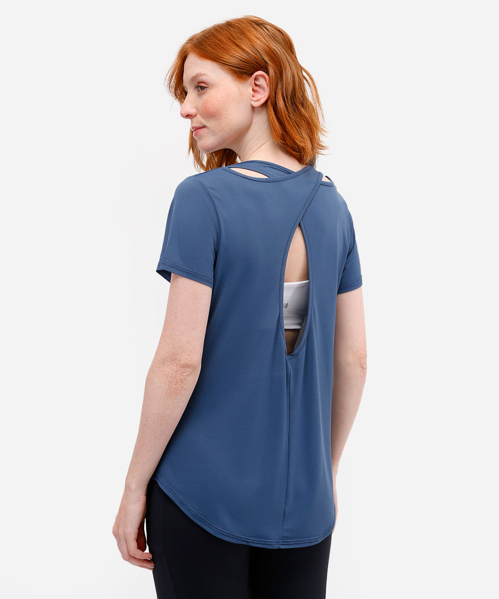camiseta esportiva de poliamida com recorte azul