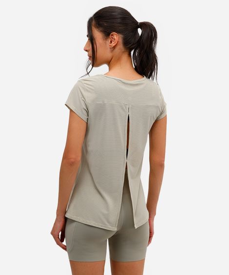 blusa esportiva canelada com recorte nas costas bege