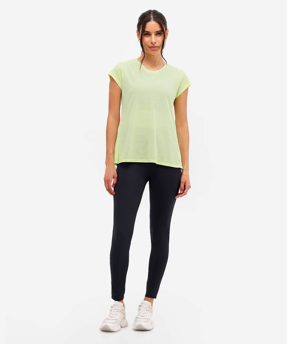 blusa esportiva canelada com recorte nas costas verde