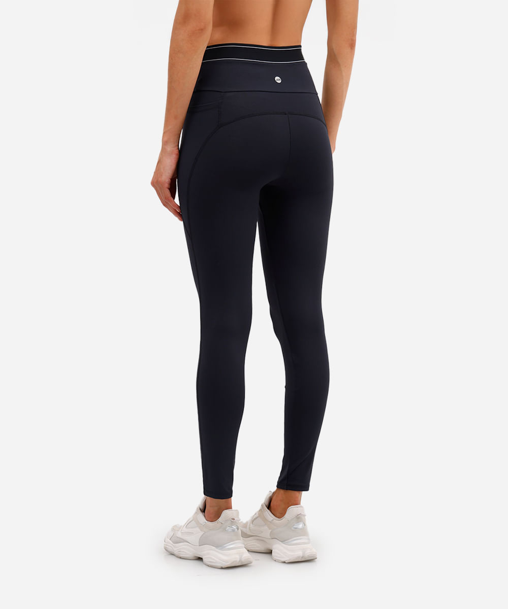 calça legging esportivacom bolsos preta