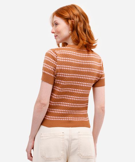 blusa feminina de tricot manga curta texturizada listrada marrom