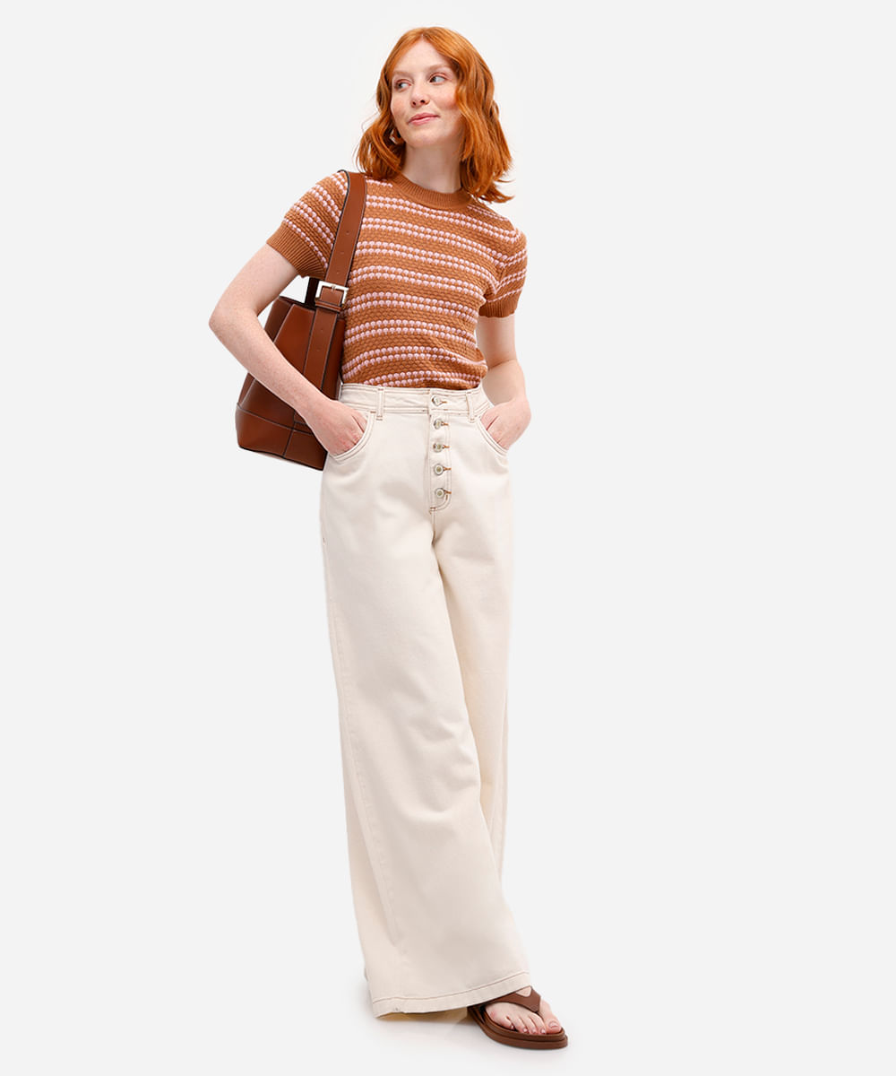 blusa feminina de tricot manga curta texturizada listrada marrom