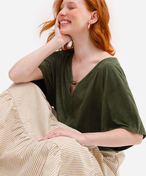 blusa feminina de suede decote v com aviamento verde