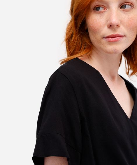 blusa feminina de viscose decote v manga curta preta