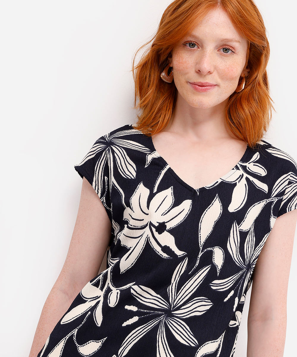 blusa feminina floral texturizada azul