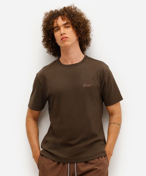 camiseta masculina com bordado marrom