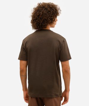 camiseta masculina com bordado marrom