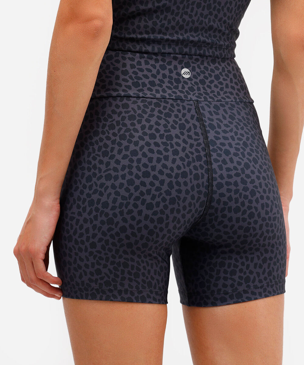 bermuda feminina esportiva animal print cinza