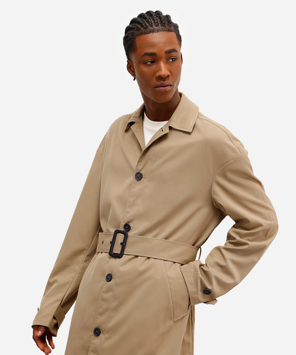 trench coat masculino de sarja com cinto bege