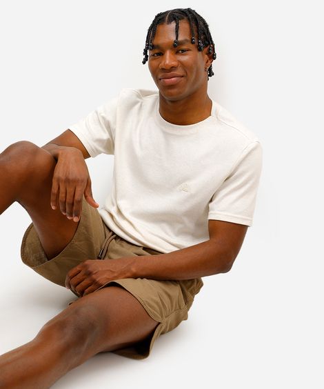 camiseta masculina com linho e bordado off white