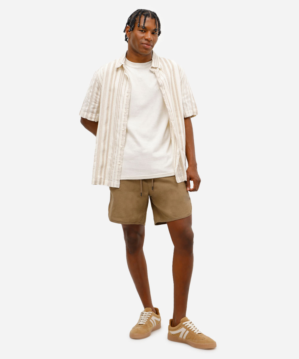 camiseta masculina com linho e bordado off white