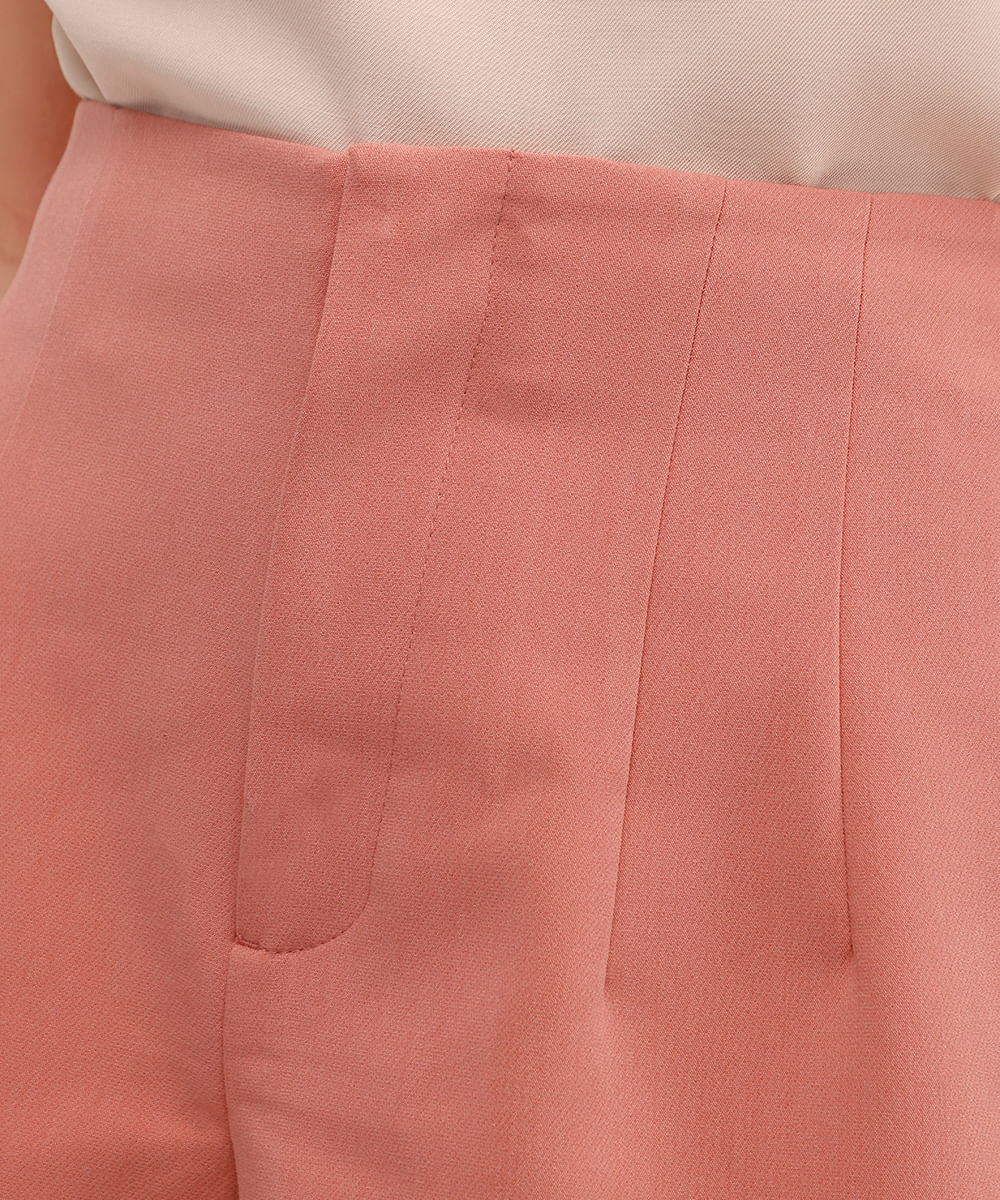 short feminino de alfaiataria com pences rosa