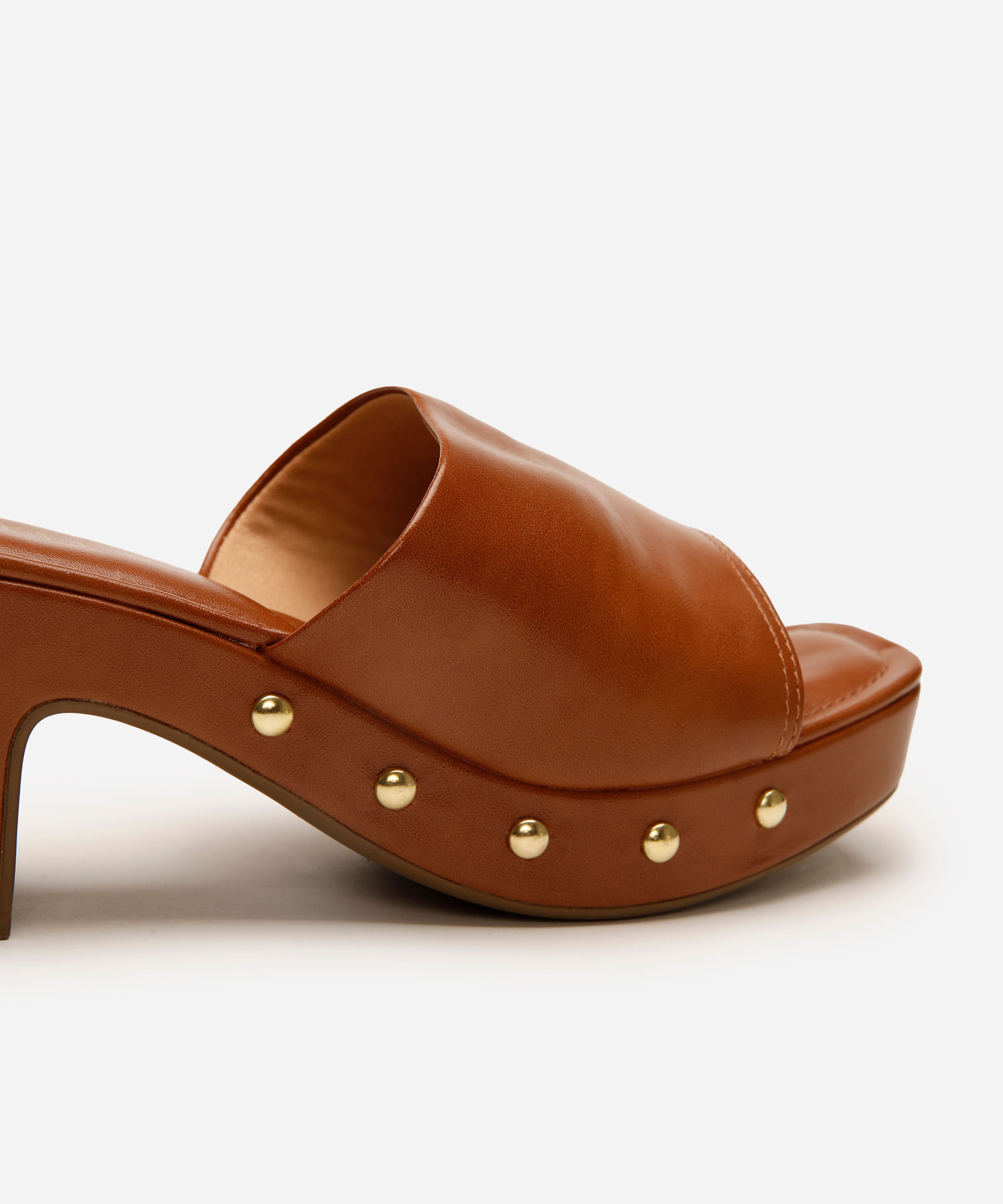 tamanco com tachas salto grosso oneself marrom