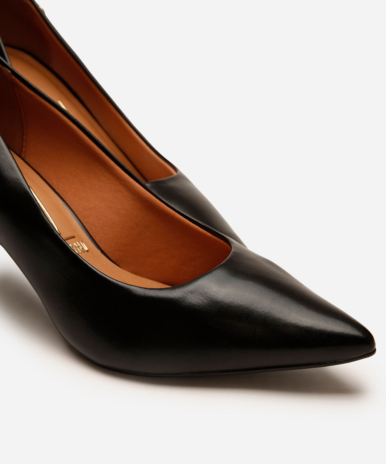 scarpin feminino vizzano bico fino salto médio preto