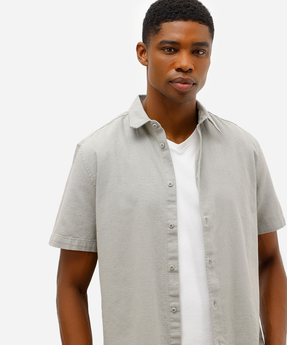 camisa comfort masculina texturizada manga curta verde