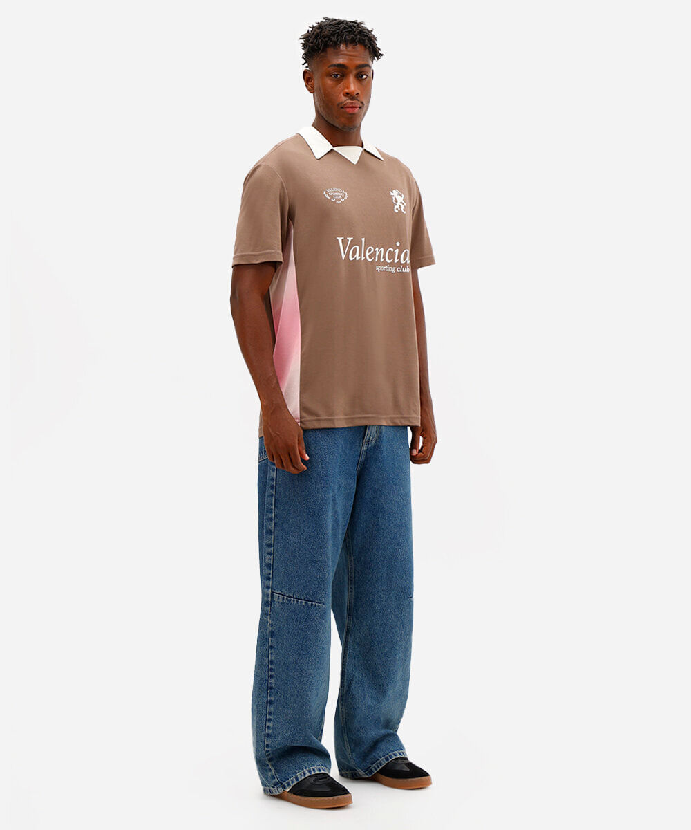camiseta retrô unissex com gola manga curta valencia marrom