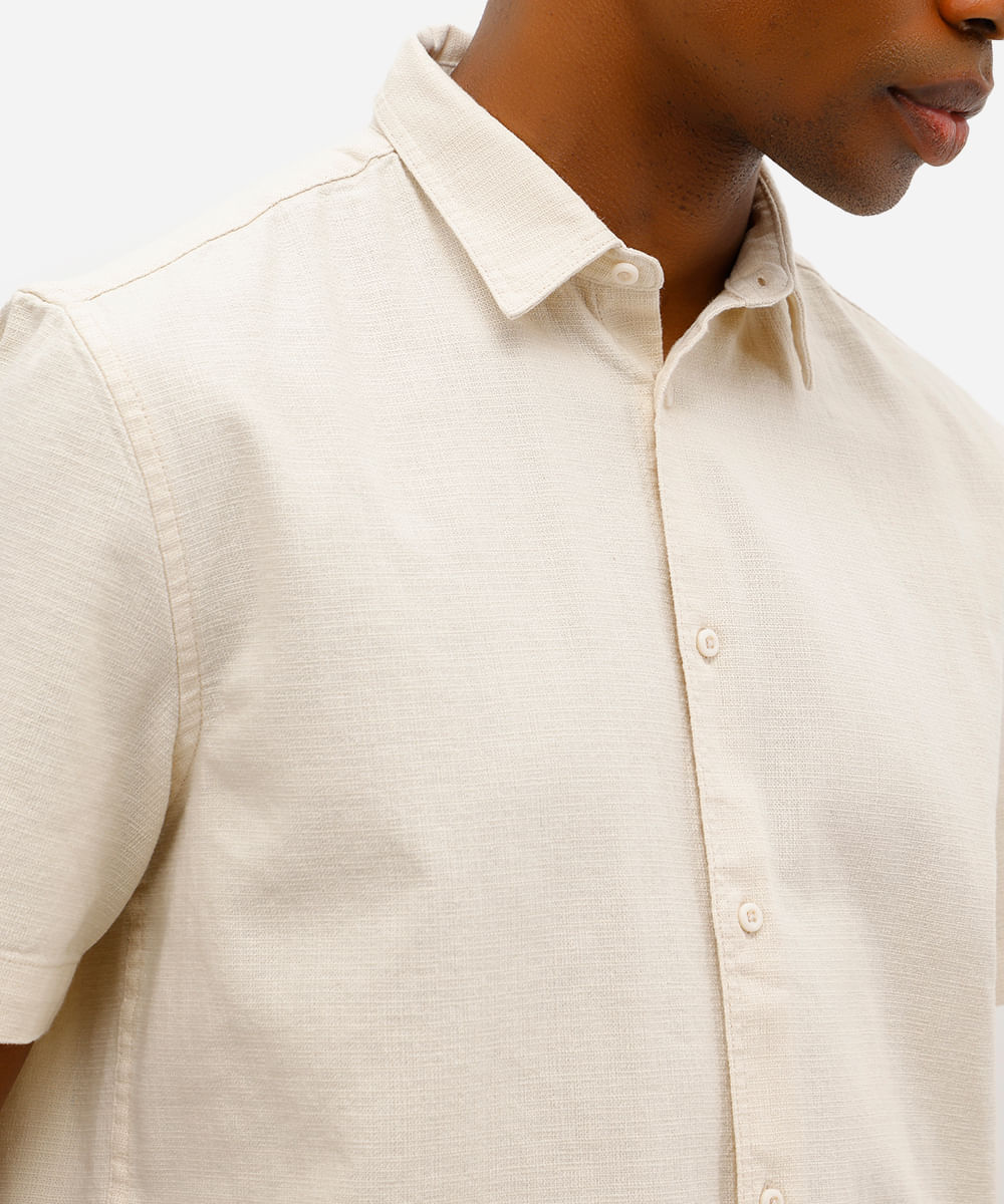 camisa comfort masculina texturizada manga curta bege