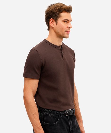 camiseta de algodão texturizada manga curta marrom