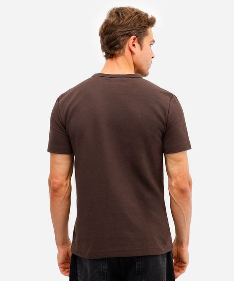 camiseta de algodão texturizada manga curta marrom