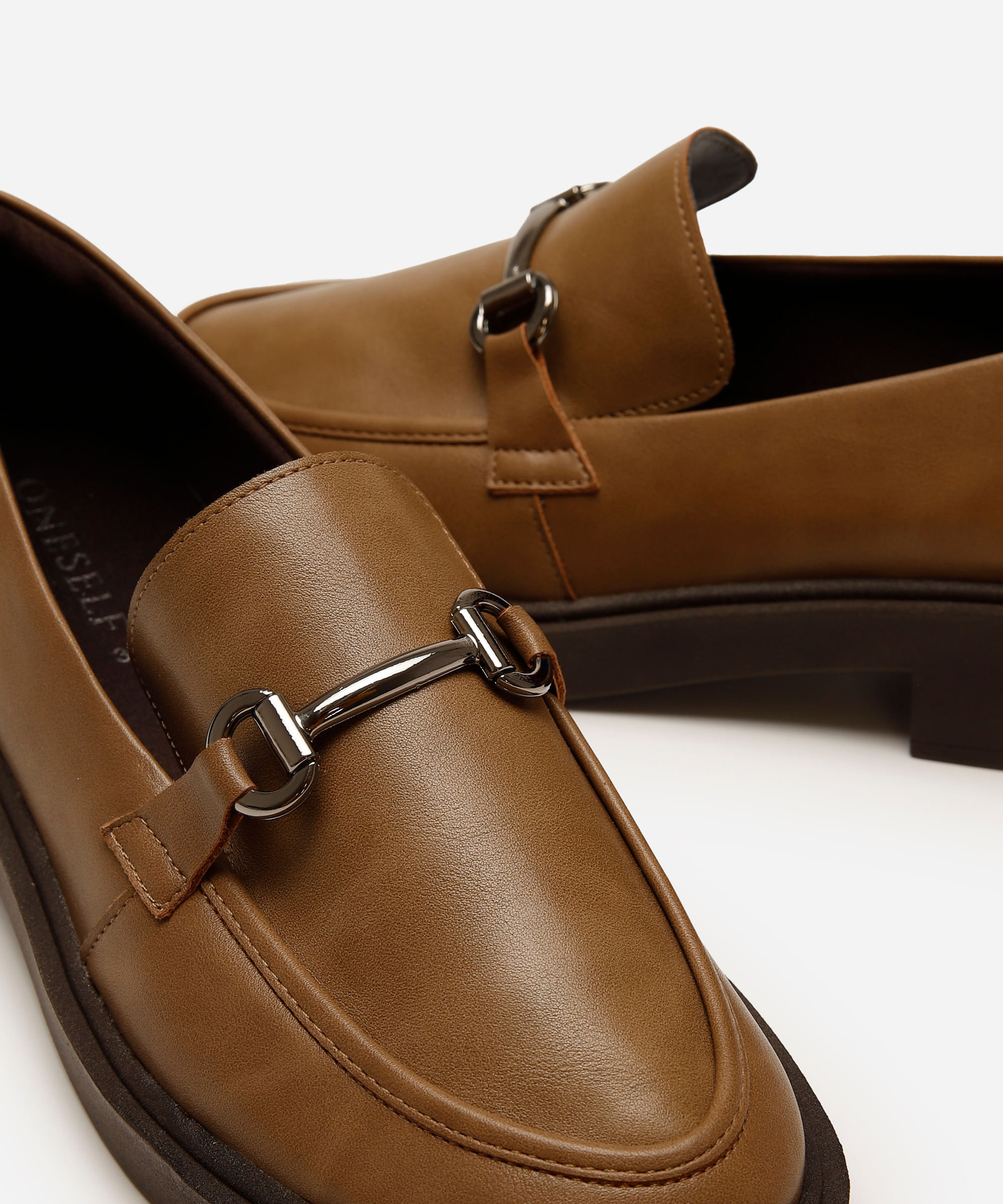 mocassim feminino com fivela oneself bege